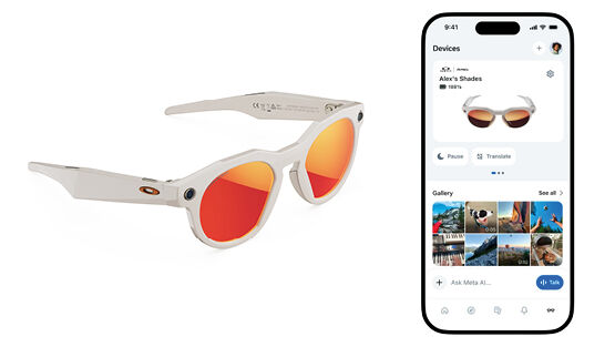 Havainnekuva: Oakley Meta -&auml;lylasit ja puhelin, jossa Meta AI -sovellus